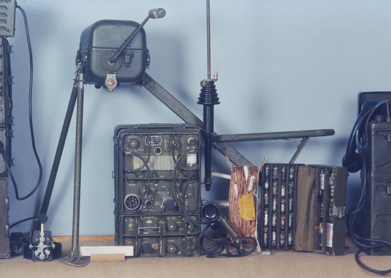 Комплект радиостанции SRC-694.