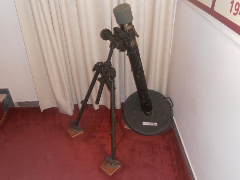 Немецкий 81-мм миномет.