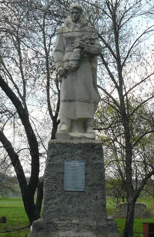 с. Лиговка Сахновщинского р-на. Памятник установлен на братской могиле, в которой похоронено 1109 советских воина, в т.ч. 1076 неизвестных