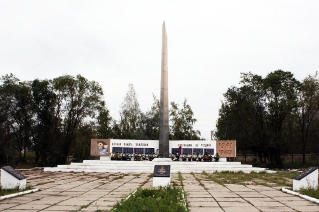 п. Глубокое Глубоковского р-на. Мемориал воинам, погибшим в годы Великой Отечественной войны.