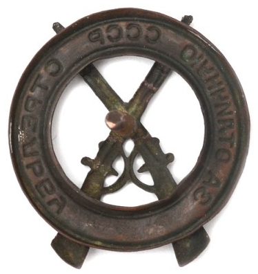 Аверс и реверс знака «За отличную стрельбу» образца 1928 года.