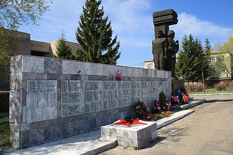 с. Катарколь Бурабайского р-на. Мемориал воинам, павшим в Великой Отечественной войне.