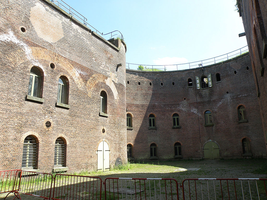 Внутренний двор форта.