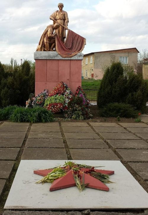 с. Незавертайловка Слободзейского р-на. Памятник по улице Ленина воинам, погибшим в годы войны