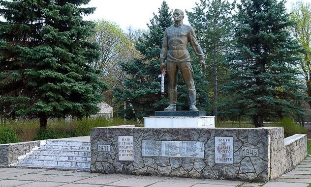 с. Иванча. Оргеевского р-на. Памятник воинам, погибшим в годы Великой Отечественной войны