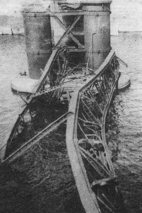 Мост Сан-Эльмо, взорванный итальянскими диверсантами
