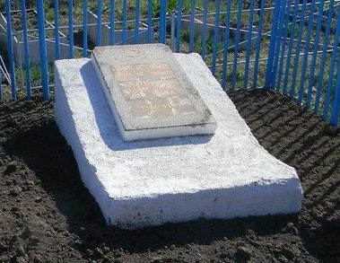 г. Чугуев. Братская могила неизвестных воинов на городском кладбище