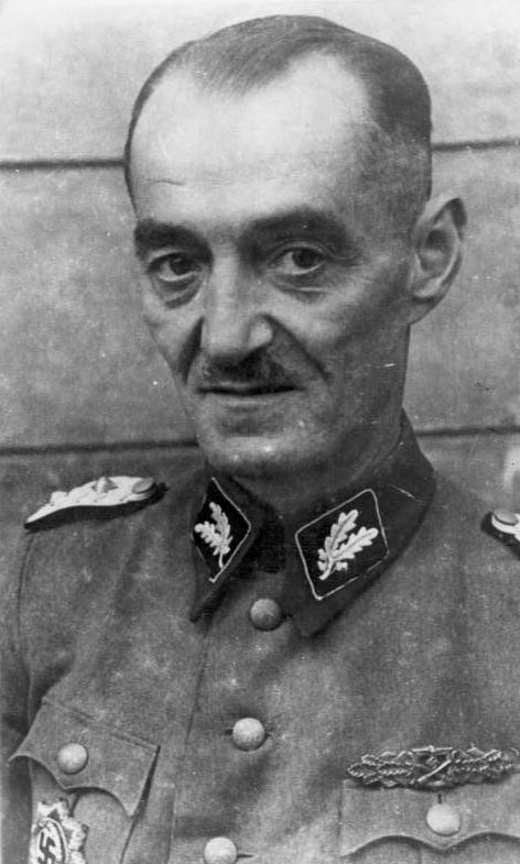 Оскар Дирлевангер в звании оберфюрера СС. 1944 г.