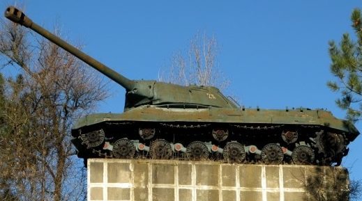 г. Корнешты Унгенского р-на. Танк ИС-3, установлен в память о проведения Ясско-Кишинёвской операции (20-29 августа 1944 года)