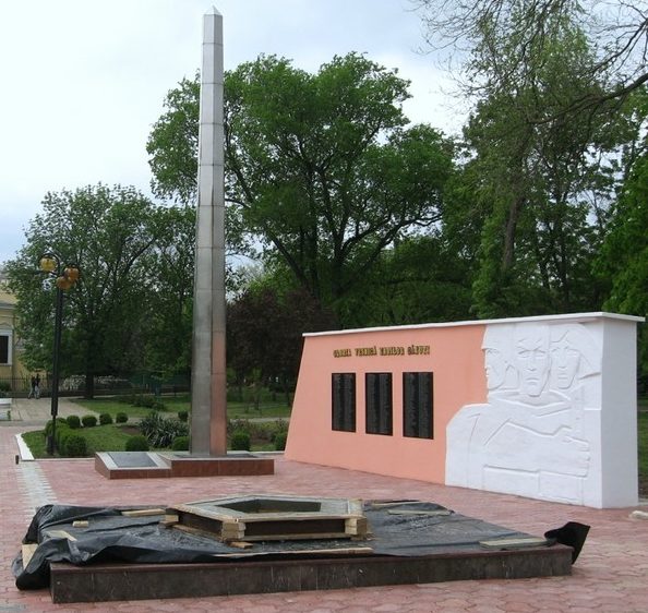 г. Кагул. Памятник защитникам города в парке