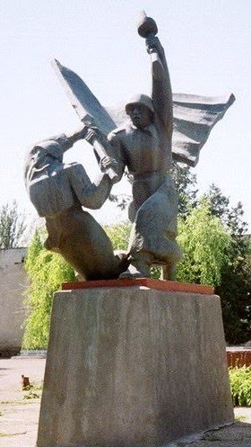 г. Кайнары Каушанского р-на. Памятник воинам, погибшим в годы Великой Отечественной войны