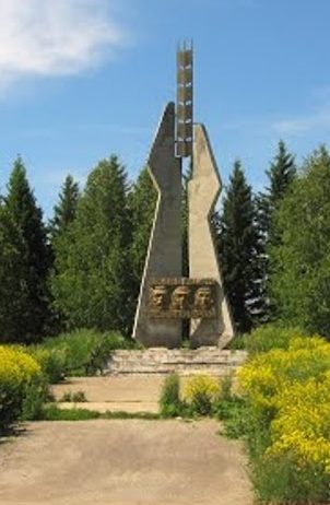 с. Снегирево Зыряновского р-на. Памятник воинам, погибшим в годы Великой Отечественной войны.