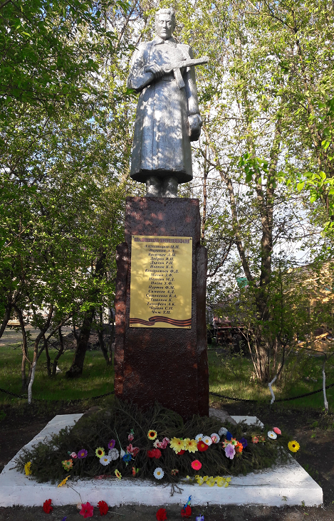 с. Прибрежное Кызылжарского р-на. Памятник воинам-односельначам, павшим в годы войны.