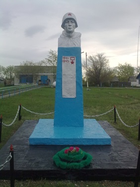 с. Белоглинка Узункольского р-на. Памятник воинам, погибшим в годы Великой Отечественной войны.