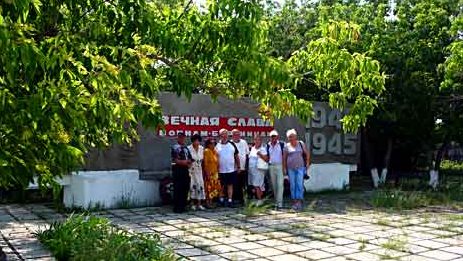 с. Бурли Карабалыкского р-на. Обелиск воинам – бурлинцам, погибшим в годы войны, установлен в 1975 году.