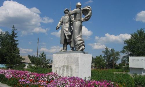 п. Затобольск Костанайского р-на. Памятник воинам, погибшим в годы Великой Отечественной войны.