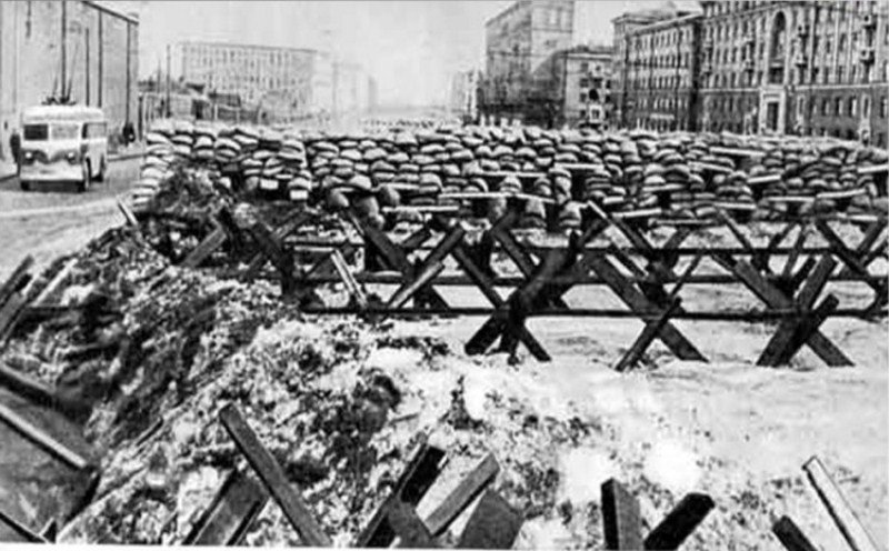 Баррикады на Ленинградском проспекте. Зима 1941 г.