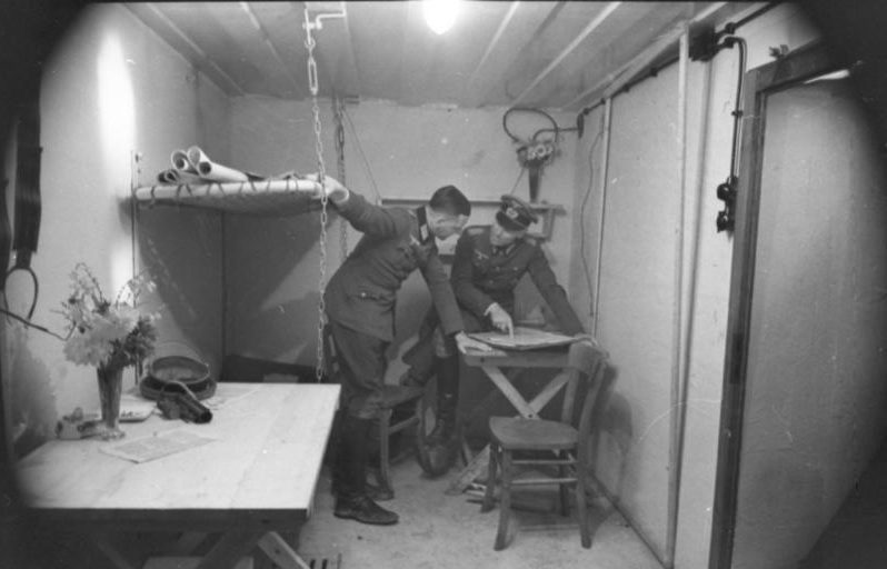 Помещение офицеров в бункере.