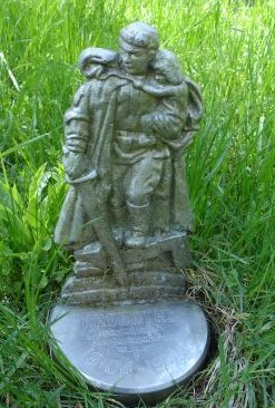 Памятник на могиле В.Е. Зиноватного.