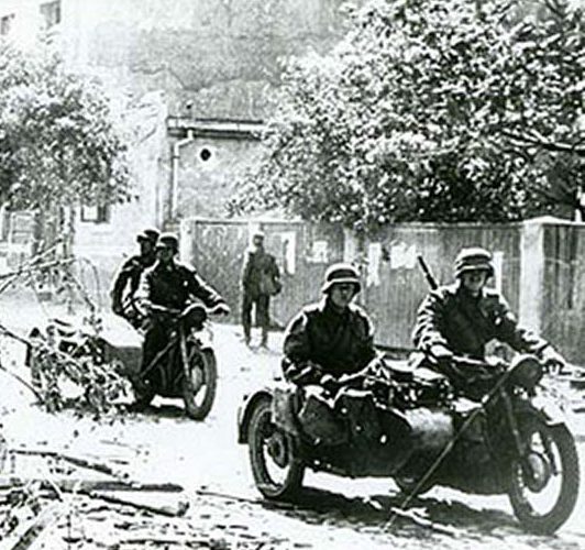 Немецкие войска вошли в город. Июнь, 1941 г.