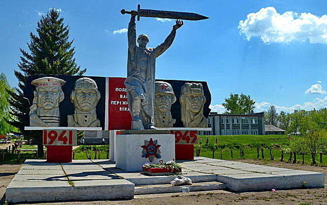 п. Куйбышево Рубцовского р-на. Мемориал воинам, павшим в Великой Отечественной войне.