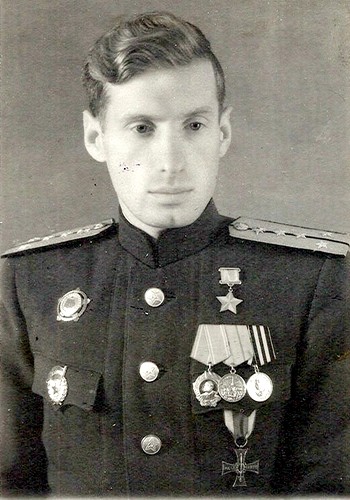 Пчелинцев Владимир Николаевич одержал 152 победы.