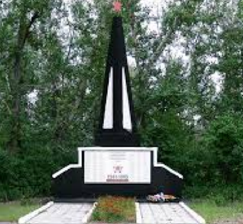 п. Октябрьский Кулундинского р-на. Памятник односельчанам, погибшим в годы войны.