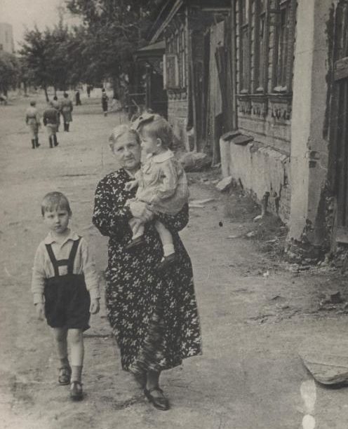 Сокольническая слободка, дом 11. Лето, 1943 г.