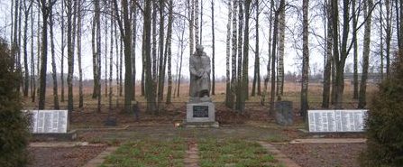 п. Джуксте, край Тукума. Воинское кладбище, где похоронено 1515 советских воинов, погибших в годы войны. На кладбище установлен памятник и 51 памятная плита из белого камня.