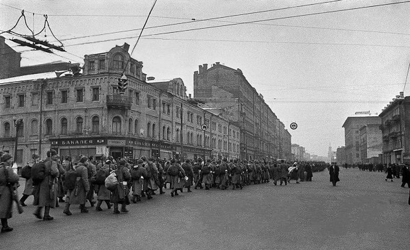 Ополченцы на Тверской. Осень, 1941 г.