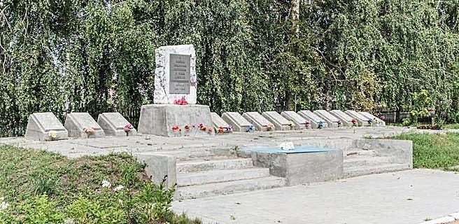 п. Новотроицк Тальменского р-на. Памятник воинам-землякам, погибшим в годы войны.