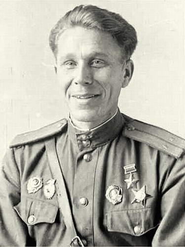 Гореликов Иван Павлович одержал 400 побед.