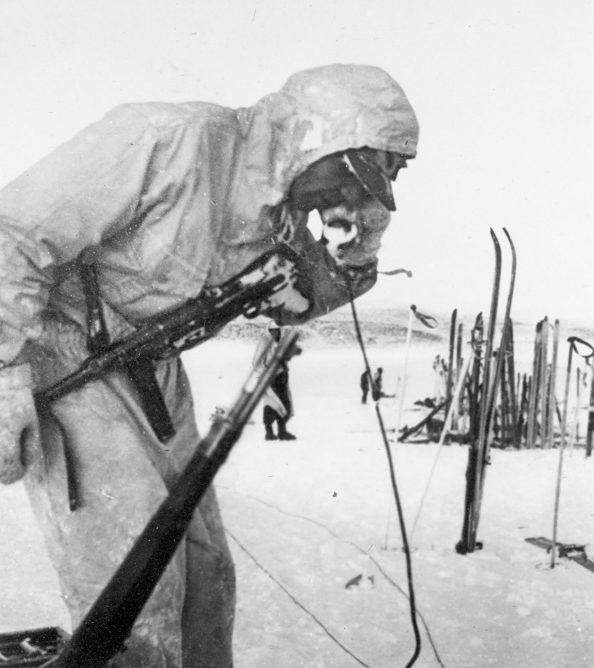 Горные егеря на лыжах на Кольском полуострове. 1942 г.