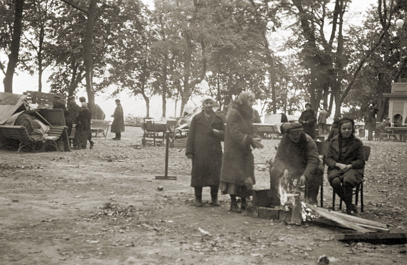 Погорельцы. Первомайский (ныне Городской) парк. Сентябрь 1941 г.