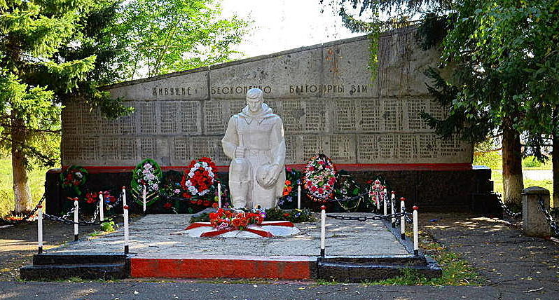 с. Верх-Катунское Бийского р-на. Мемориал погибшим в годы войны.