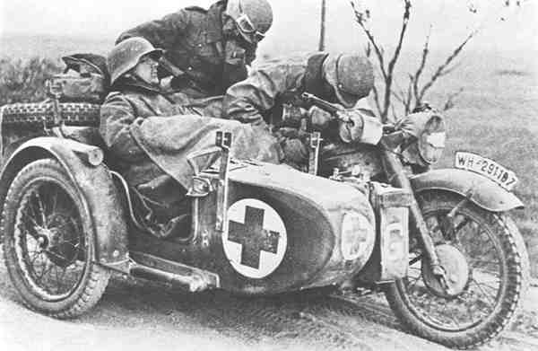 Санитарный мотоцикл. Россия. 1944 г.