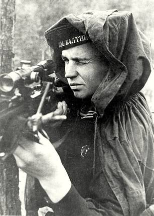 Антонов Иван Петрович одержал 359 побед, в т.ч. над 20 снайперами противника.
