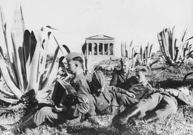 «Курортники» в Италии. Сицилия. 1941 г.