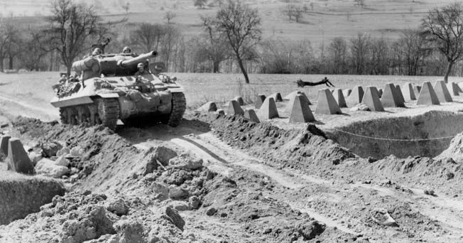 Прорыв противотанкового заграждения. Сентябрь, 1944 г.