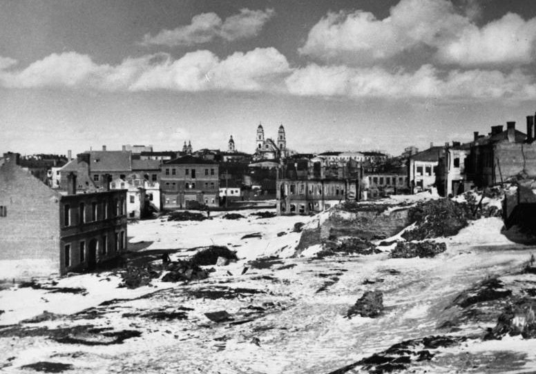 Руины города. Июль, 1941 г.