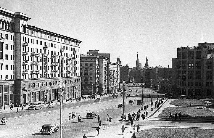 Тверская улица. Лето 1945 г.