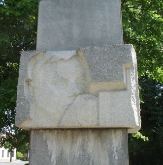 Памятник Герою Советского Союза А.Ф. Гусеву.