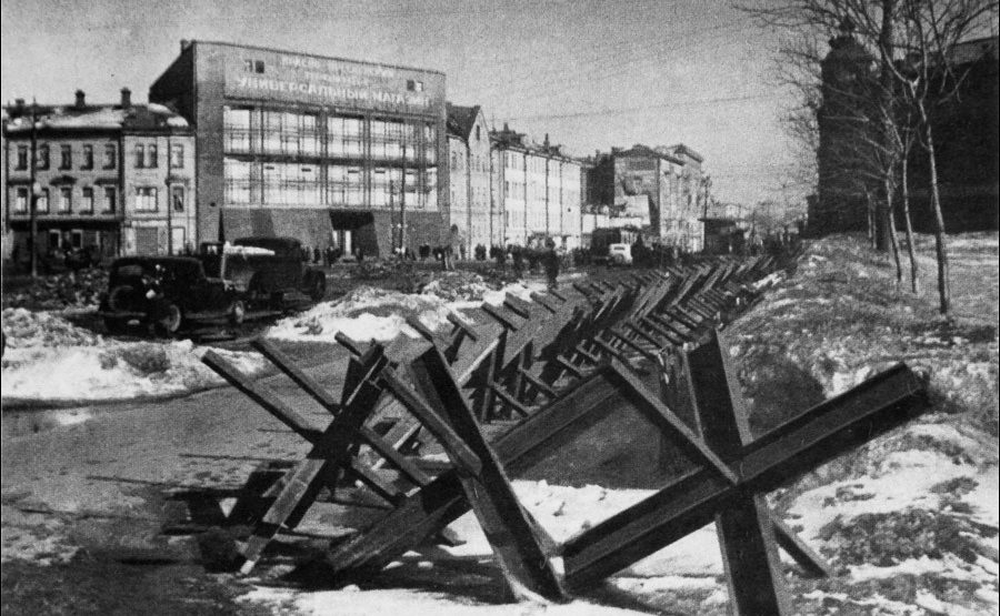 Заграждения на Красной Пресне. Зима, 1942 г.