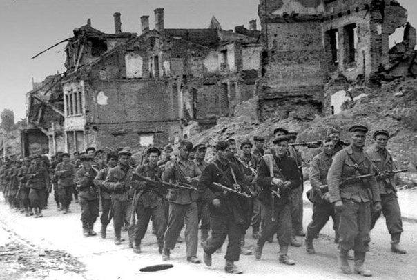 Партизаны Минского соединения входят в столицу. 3 июля 1944 г.