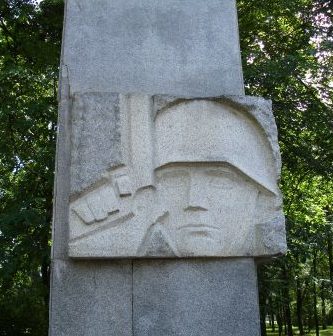 Памятник Герою Советского Союза М.И. Орлову.