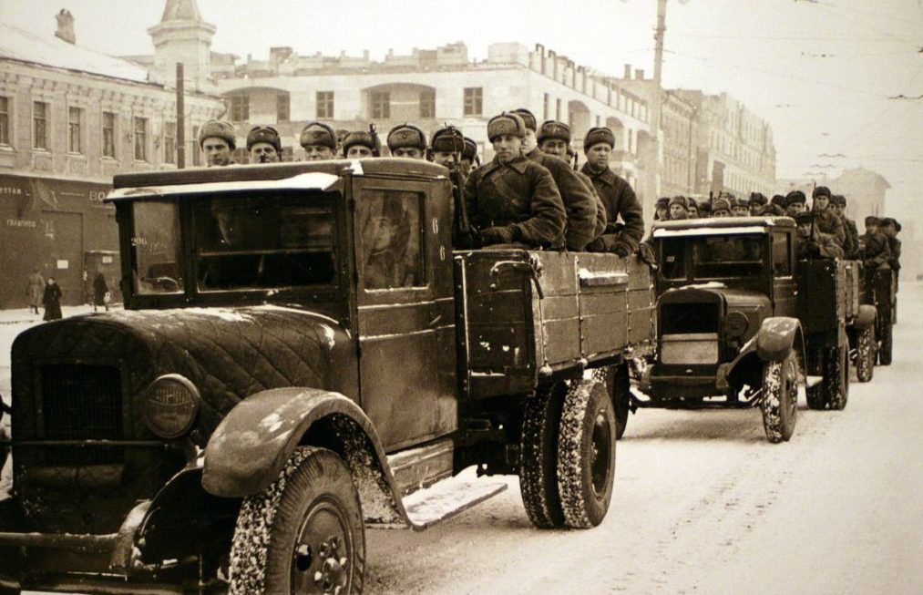 Улица Горького в районе Пушкинской площади. Ноябрь, 1941 г.