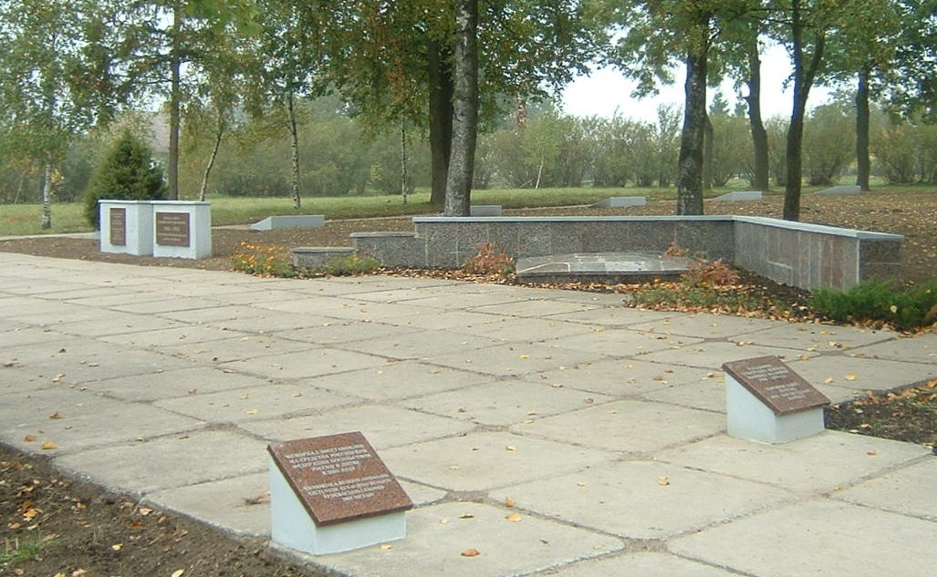 п. Виштитис Вилквишкского р-на. Воинское кладбище, на котором похоронен 401 воин 18-й гвардейской стрелковой дивизии, погибших в октябре 1944 года. Среди них – 214 неизвестных. 