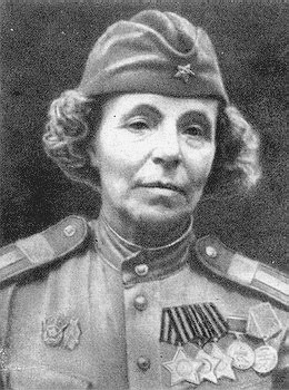 Петрова Нина Павловна одержала 122 победы.