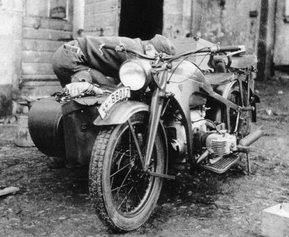 Мотоцикл BMW R12. Восточный фронт. 1942 г.