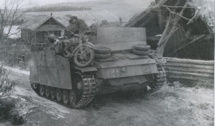 Мотоцикл DKW NZ-350 на броне САУ StuG III Ausf. Восточный фронт.1942 г.